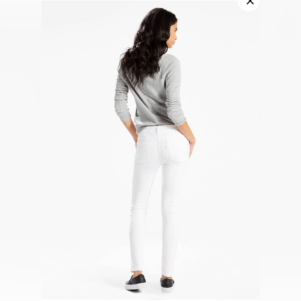 Levi’s 711 Skinny Jeans- Size 27